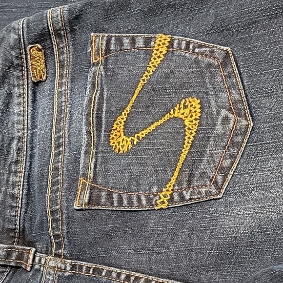 Silver Jeans - Picture 4 of 6